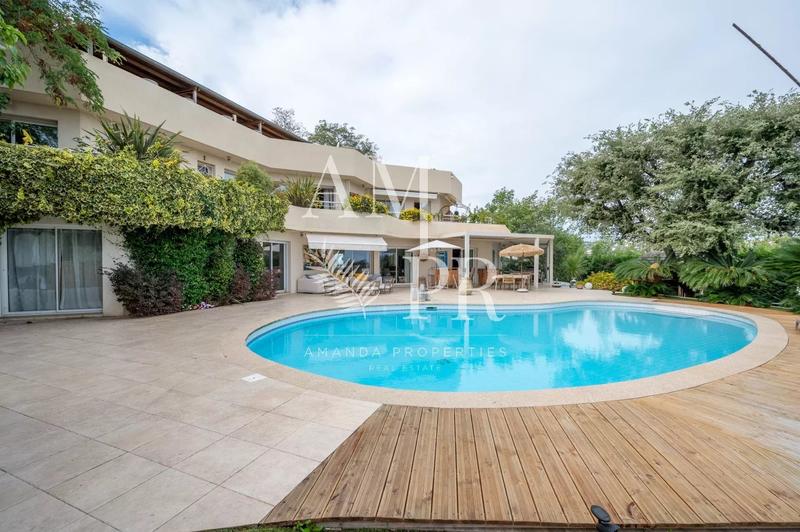 Villa - 265 m² - 6 pièces