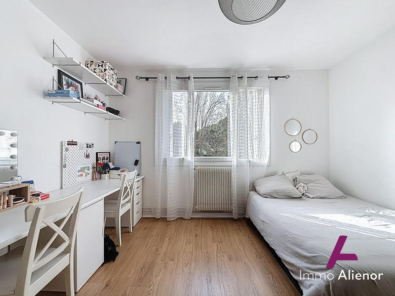 Appartement - 92 m² - 4 pièces