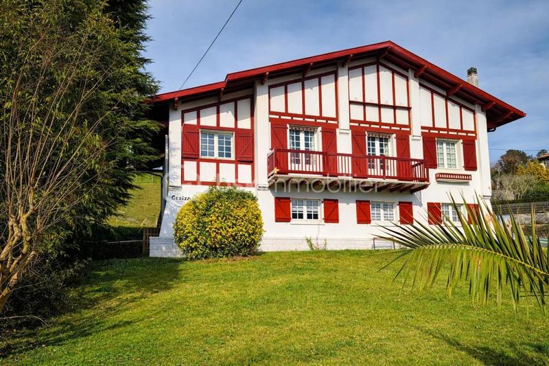 Maison - 160 m² - 6 pièces