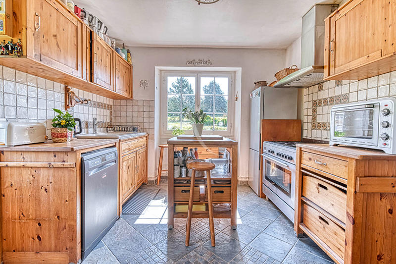 Maison - 228 m² - 8 pièces