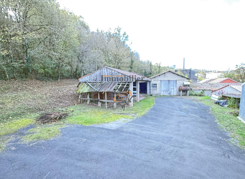 Maison - 340 m² - 2 pièces