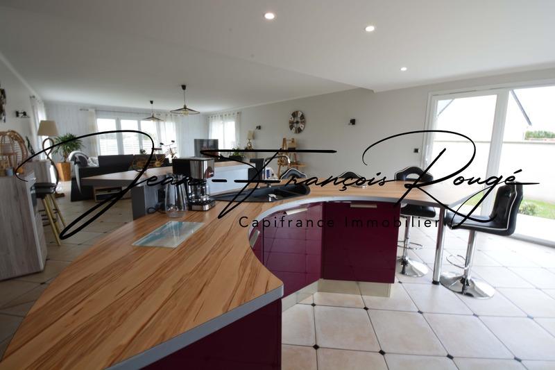 Maison - 235 m² - 9 pièces