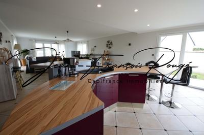 Maison - 235 m² - 9 pièces