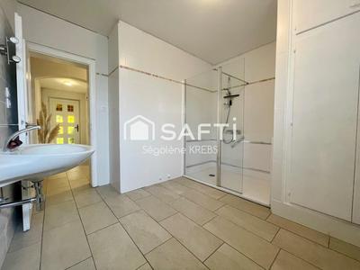 Maison - 197 m² - 8 pièces