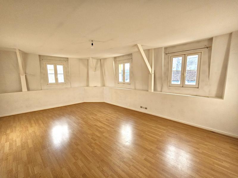 Appartement - 93 m² - 4 pièces