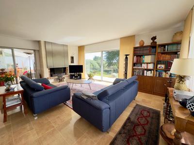 Villa - 328 m² - 8 pièces