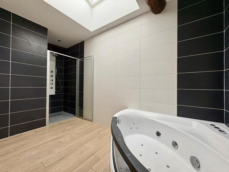 Maison - 159 m² - 5 pièces