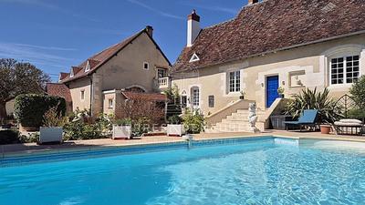 Maison - 438 m² - 16 pièces