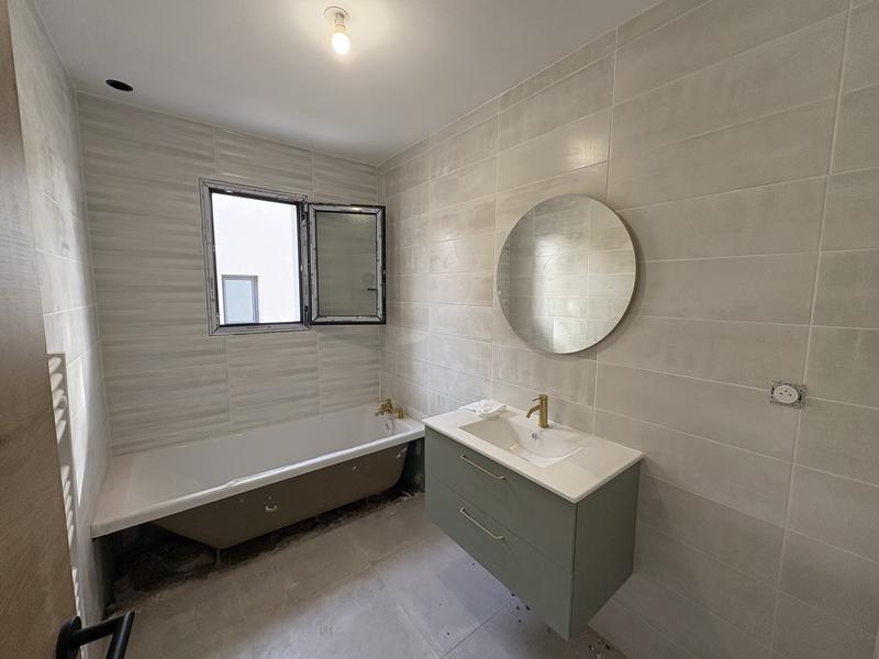 Maison - 93 m² - 4 pièces