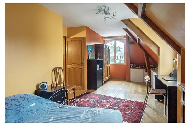 Villa - 215 m² - 9 pièces