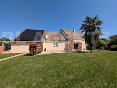 Maison traditionnelle - 176 m² - 6 pièces