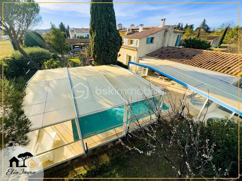 Villa - 217 m² - 7 pièces