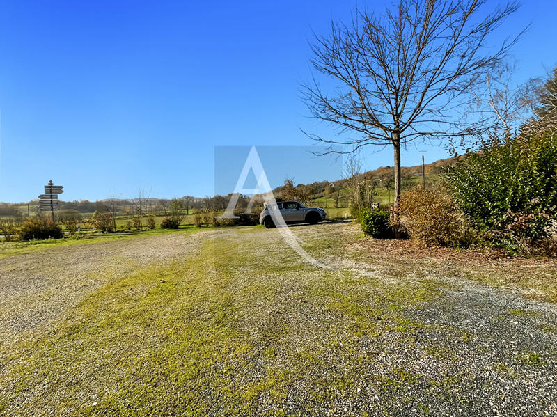 Maison - 300 m² - 6 pièces