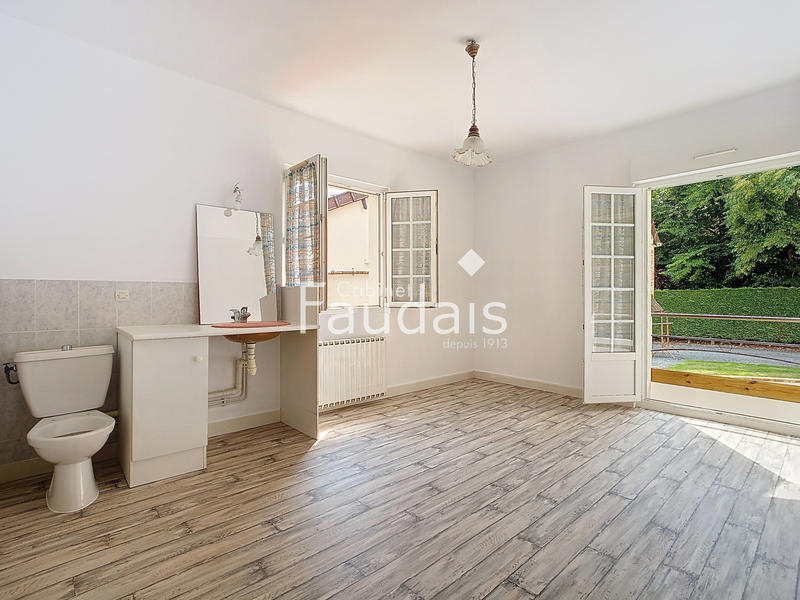 Maison - 198 m² - 8 pièces