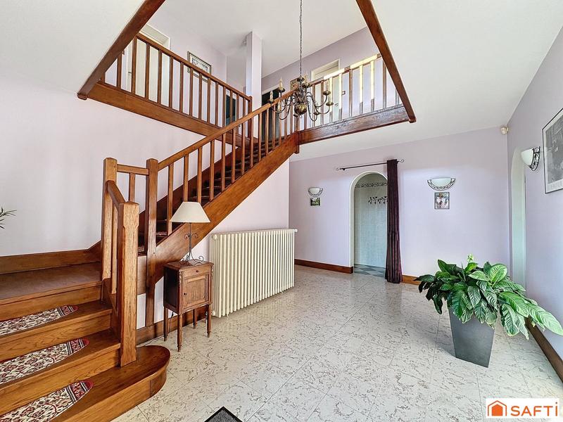 Maison - 317 m² - 10 pièces