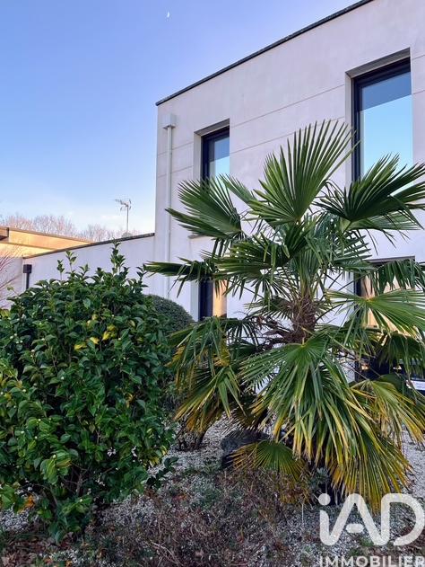 Maison - 214 m² - 5 pièces