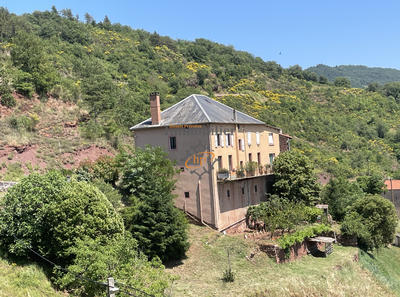 Maison - 310 m² - 12 pièces