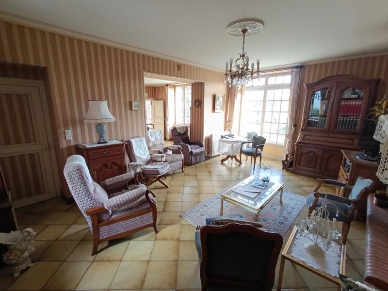 Maison - 151 m² - 8 pièces