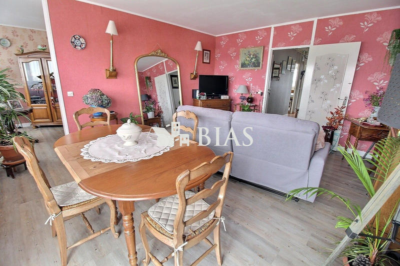 Appartement - 95 m² - 5 pièces