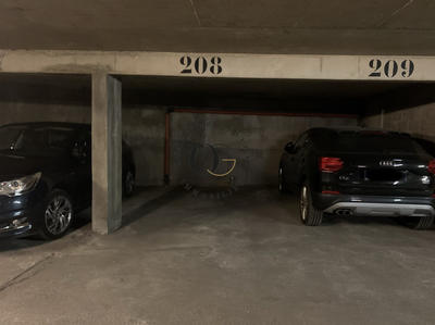 Parking / Garage - 11 m²