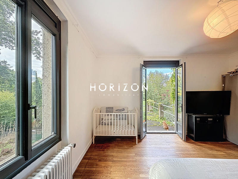 Maison - 202 m² - 7 pièces