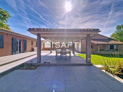 Maison - 140 m² - 5 pièces