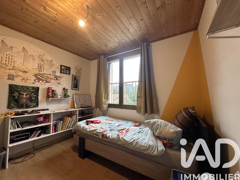Maison - 179 m² - 9 pièces