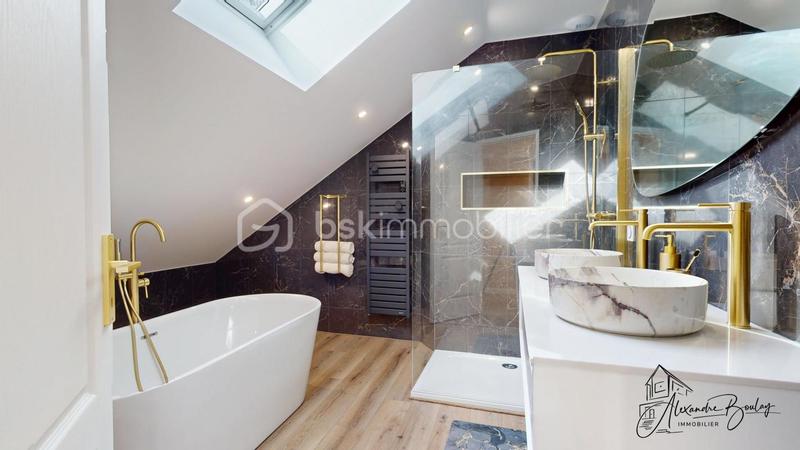 Maison traditionnelle - 110 m² - 6 pièces