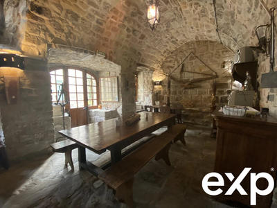 Maison - 301 m² - 11 pièces