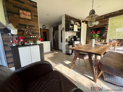 Maison - 330 m² - 9 pièces