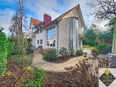 Maison - 137 m² - 7 pièces