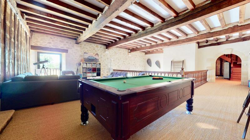 Maison traditionnelle - 517 m² - 10 pièces