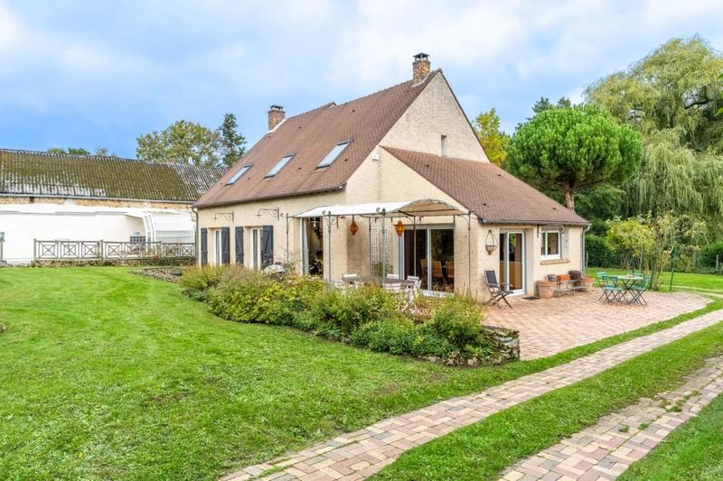 Propriété - 210 m² - 7 pièces