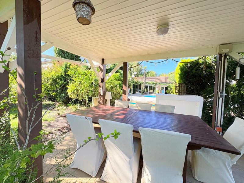 Maison - 326 m² - 10 pièces