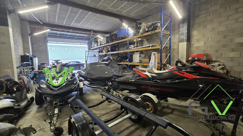 Local d'activités - 1 233 m²