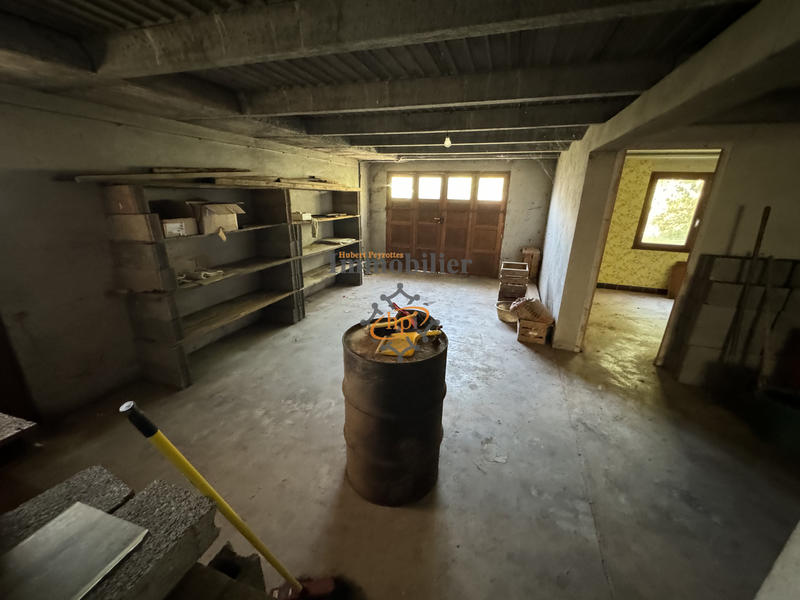 Maison - 99 m² - 5 pièces