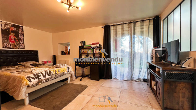 Maison traditionnelle - 187 m² - 7 pièces