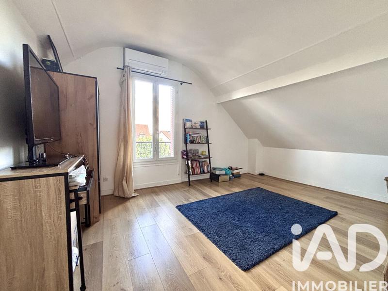 Maison - 202 m² - 8 pièces