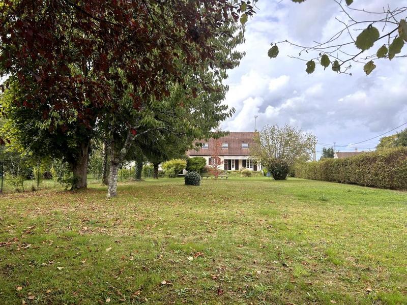 Maison traditionnelle - 146 m² - 6 pièces