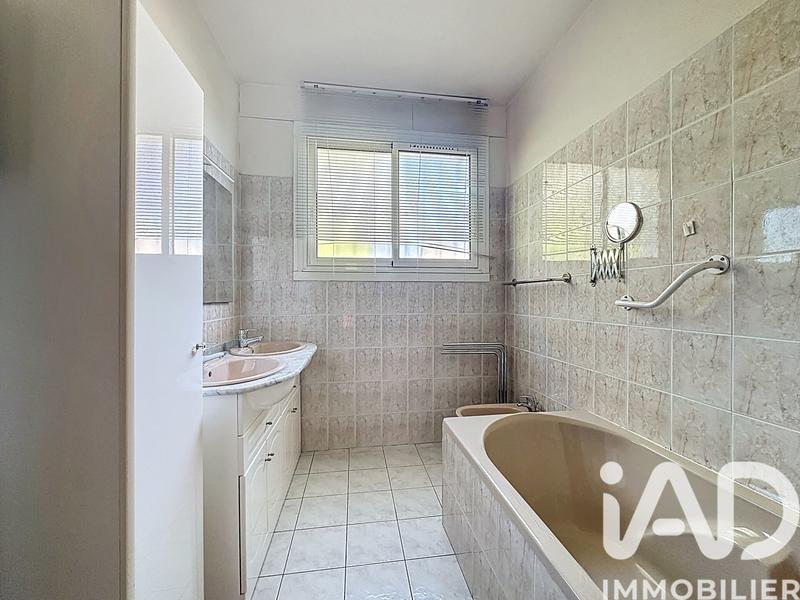 Maison - 111 m² - 5 pièces