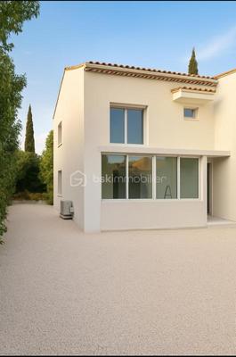 Maison - 99 m² - 4 pièces