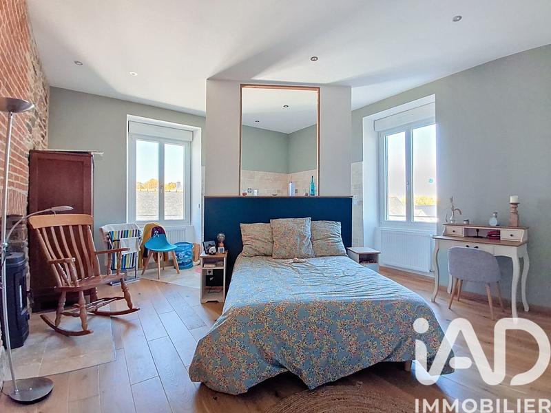 Maison - 317 m² - 11 pièces