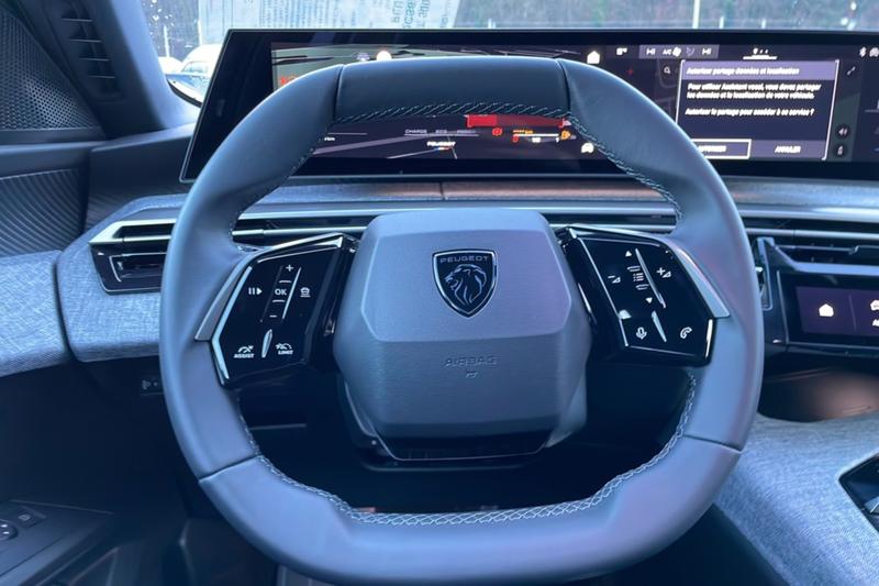 Peugeot 5008 Hybrid 145 E-Dcs6 Allure