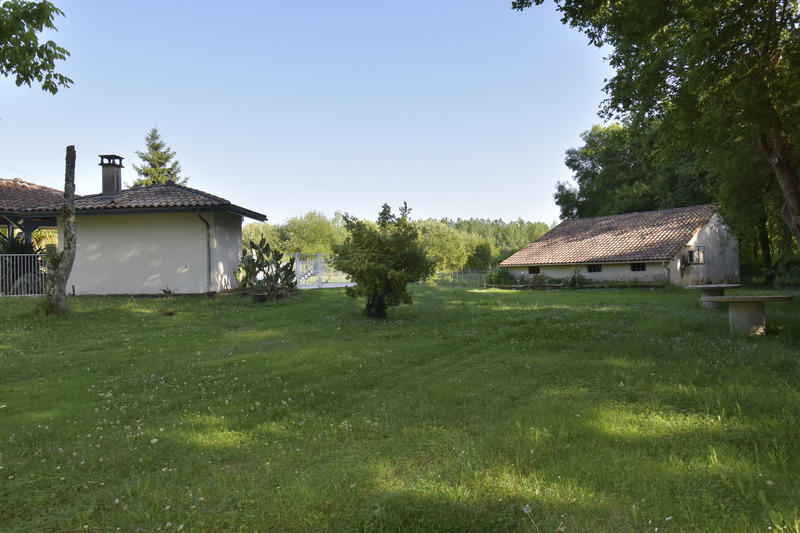 Maison - 210 m² - 7 pièces