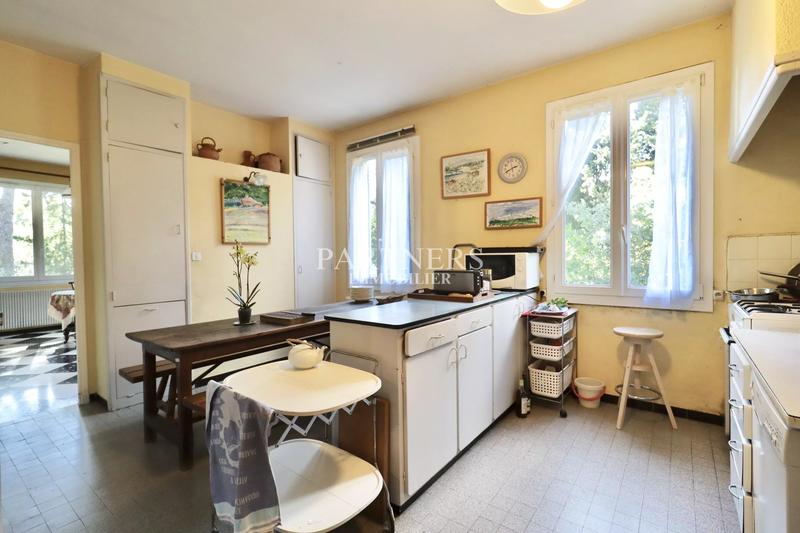 Maison - 365 m² - 11 pièces