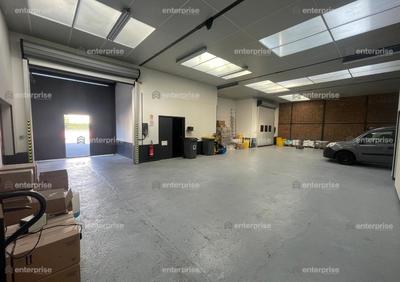 Local d'activité / Entrepôt - 280 m²