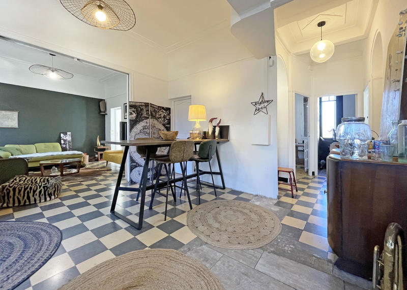 Maison - 200 m² - 10 pièces