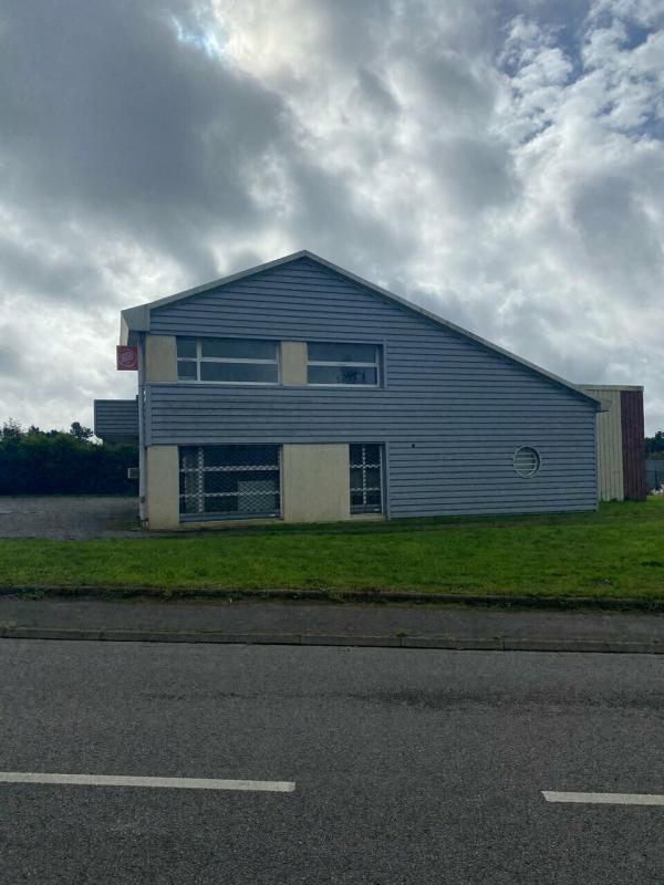 Local d'activité / Entrepôt - 300 m²