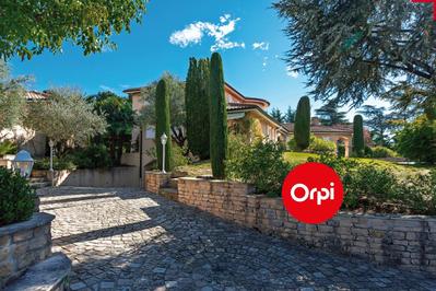 Propriété - 283 m² - 7 pièces