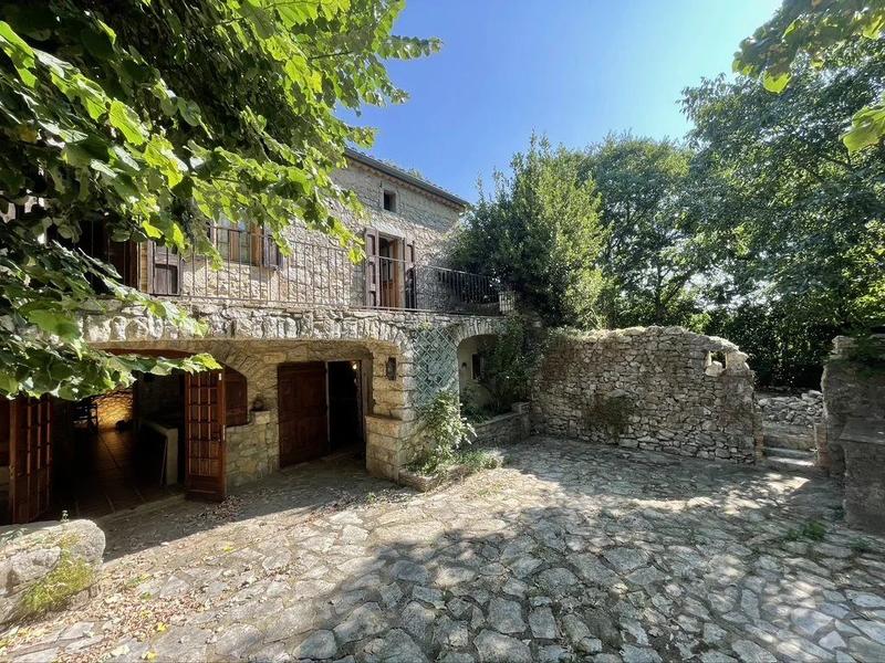 Maison - 190 m² - 8 pièces